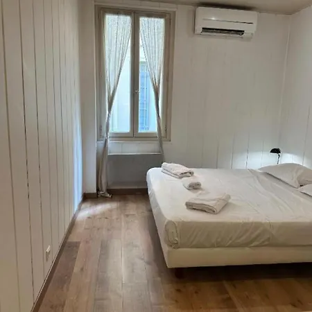 Bosio Raoul - And Steps Away From The Sea Ницца